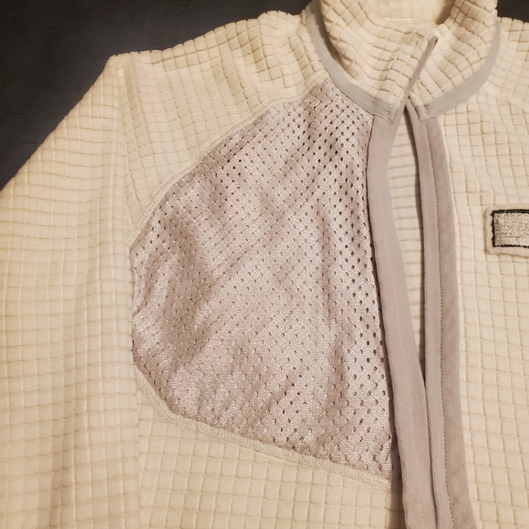 PATAGONIA women's Size M hoodie Lighweigth Half Zipper. - Picture 4 of 9